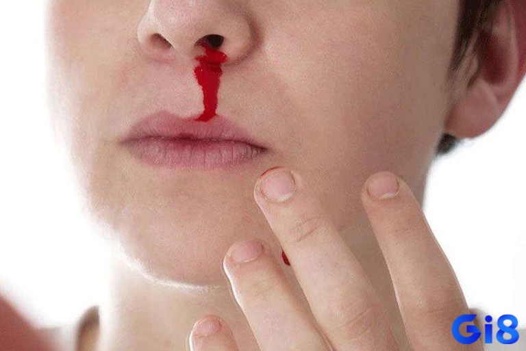 Chiêm bao máu chảy ra từ mũi biểu hiện cho tình trạng sức khỏe không tốt